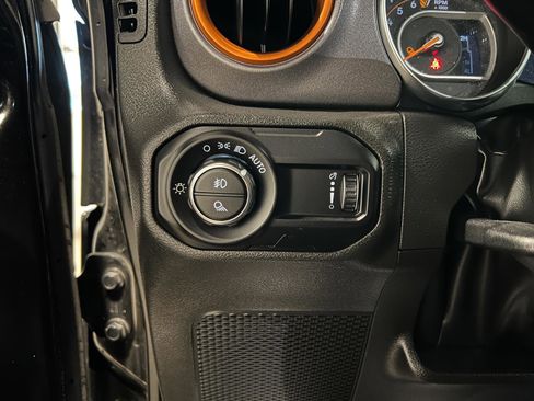 Used 2023 Jeep Gladiator Mojave w/ LED Lighting Group image 15