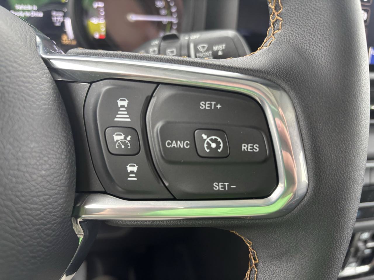 Used 2024 Jeep Wrangler Unlimited Sahara w/ Technology Group AWD/4WD image 18