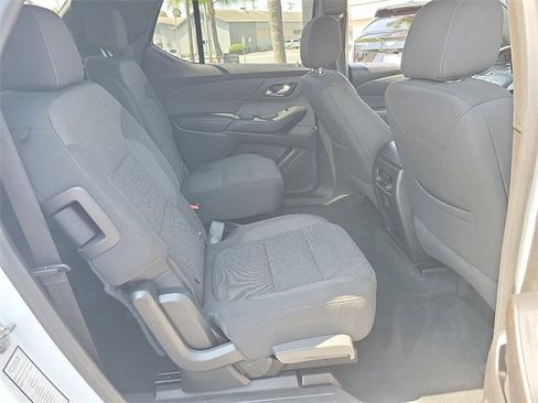 Used 2022 Chevrolet Traverse LT image 20