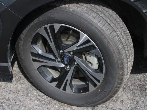 Certified 2025 Subaru Crosstrek 2.5i Premium AWD/4WD image 17