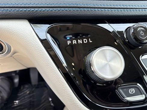 Used 2021 Chrysler Pacifica Touring-L image 20