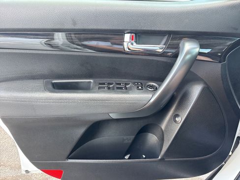 Used 2013 Kia Sorento LX w/ Convenience Pkg AWD/4WD image 36