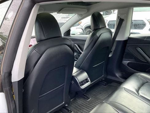 Used 2021 Tesla Model 3 Standard Range Plus RWD image 12