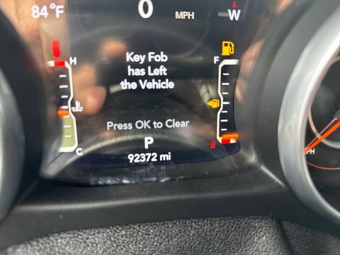 Used 2018 Jeep Wrangler Unlimited Sahara AWD/4WD image 30