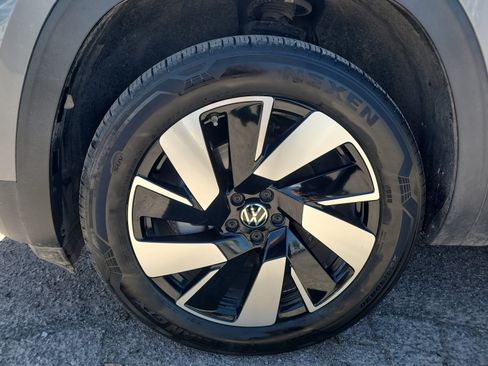 Used 2024 Volkswagen Atlas Cross Sport SE AWD/4WD image 11