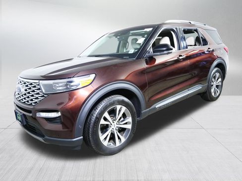 Used 2020 Ford Explorer Platinum image 3