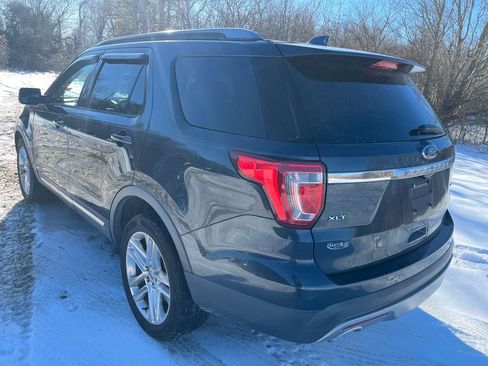 Used 2017 Ford Explorer XLT w/ Equipment Group 202A image 10