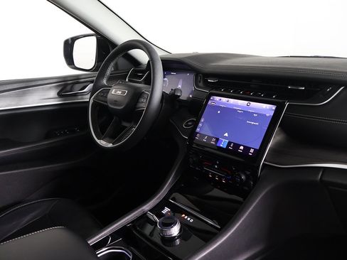 Used 2023 Jeep Grand Cherokee L Limited image 29