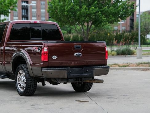 Used 2015 Ford F250 King Ranch w/ FX4 Off-Road Package AWD/4WD image 23