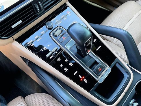 Used 2020 Porsche Cayenne Turbo image 37