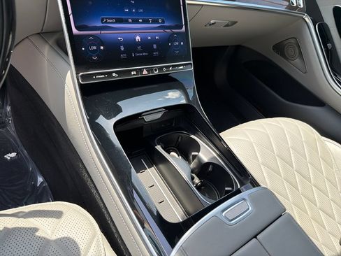 Used 2022 Mercedes-Benz S 580 4MATIC Sedan w/ AMG Line Package image 30