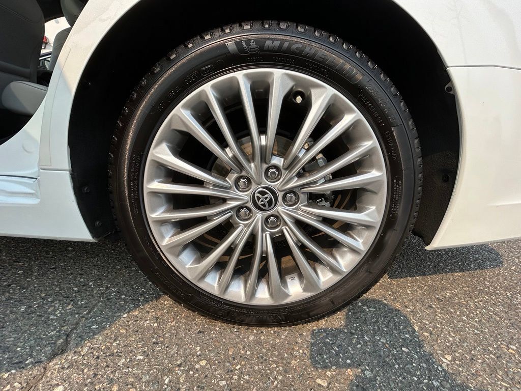 Used 2021 Toyota Avalon Limited w/ Advanced Safety Package FWD image 24