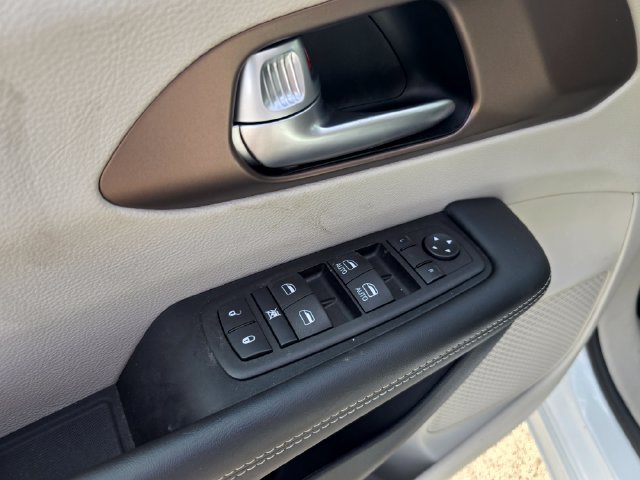 Used 2024 Chrysler Voyager LX FWD image 19