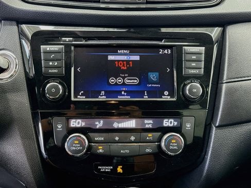 Used 2019 Nissan Rogue SV FWD image 19