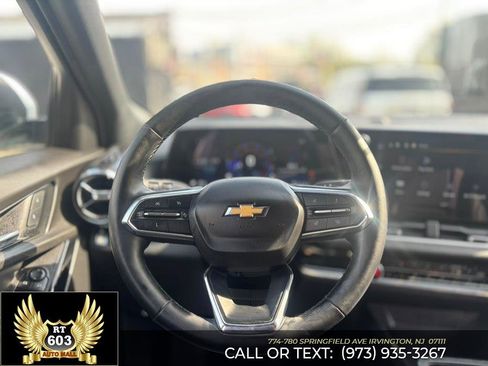 Used 2025 Chevrolet Equinox LT w/ Convenience Package II image 12
