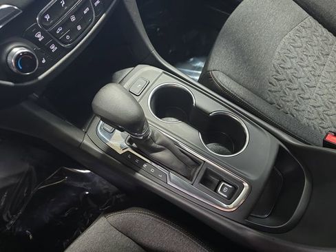 Used 2022 Chevrolet Equinox LT image 28