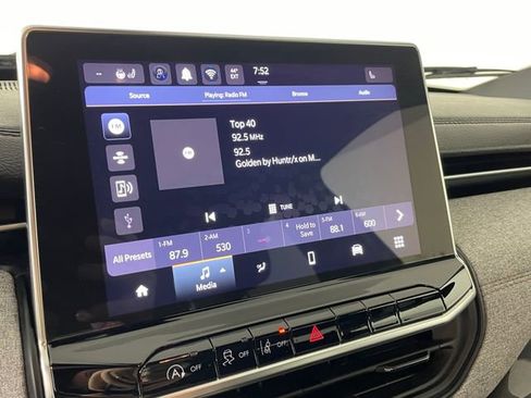 Used 2024 Jeep Compass Latitude image 7