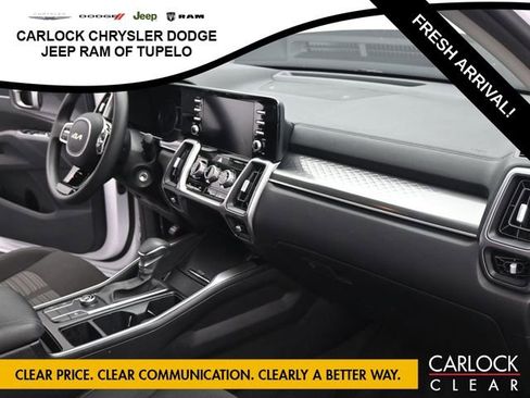 Used 2023 Kia Sorento LX image 49