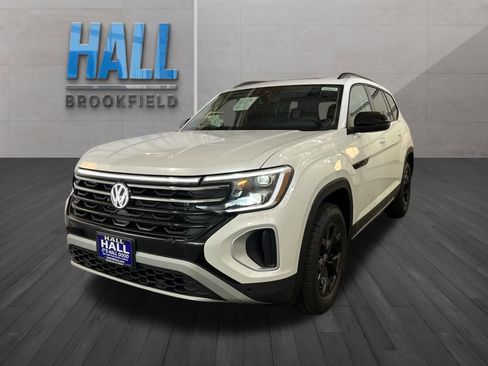 New 2026 Volkswagen Atlas Peak Edition AWD/4WD image 1