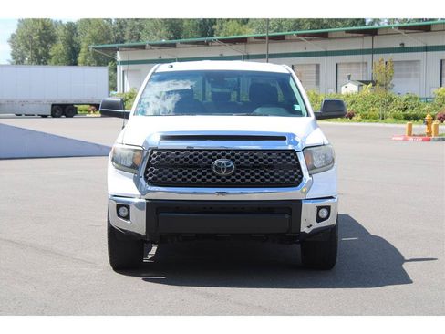 Used 2018 Toyota Tundra SR5 w/ SR5 Upgrade Package RWD image 5