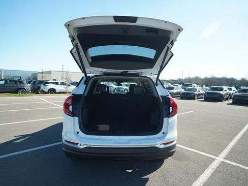 Used 2023 GMC Terrain SLT image 16