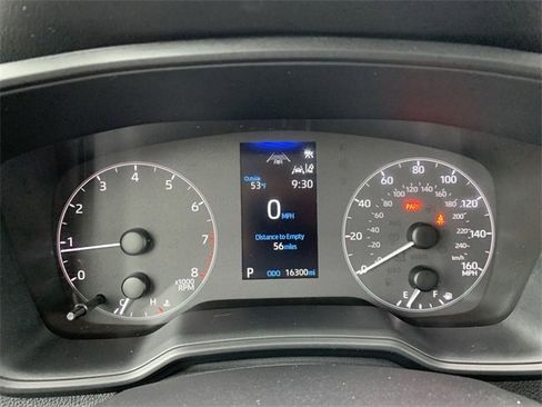 Used 2025 Toyota Corolla LE image 20