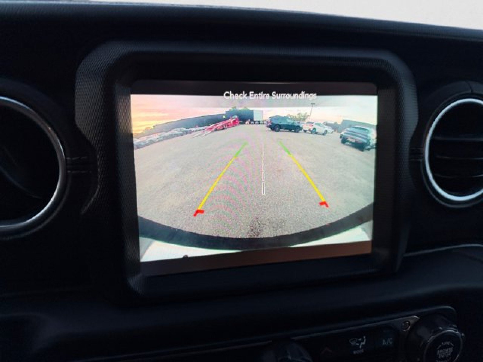 Used 2021 Jeep Wrangler Unlimited Sahara AWD/4WD image 15