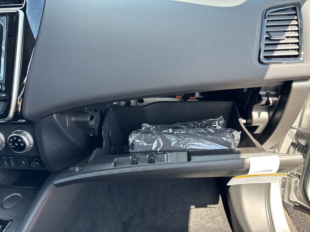 New 2027 Mitsubishi Outlander Sport SE FWD image 18