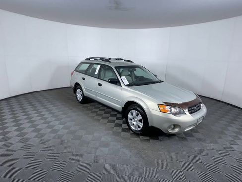 Used 2005 Subaru Outback 2.5i image 2