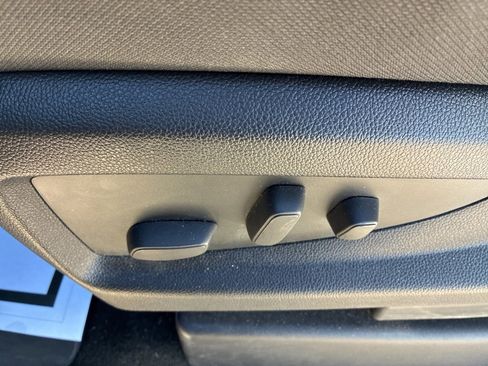 Used 2018 Chevrolet Silverado 1500 LT w/ Texas Edition image 6