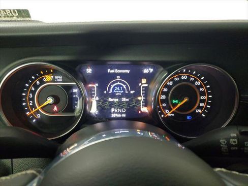 Used 2020 Jeep Wrangler Unlimited Sahara AWD/4WD image 24