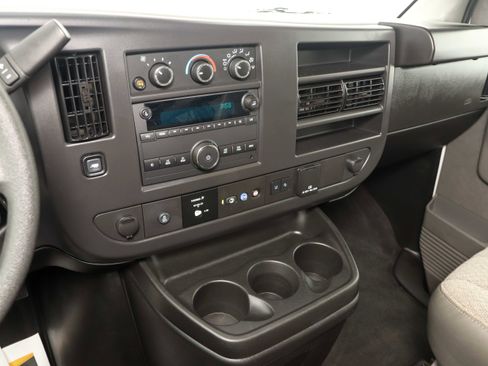 Used 2025 Chevrolet Express 3500 LT w/ LT Preferred Equipment Group RWD image 24