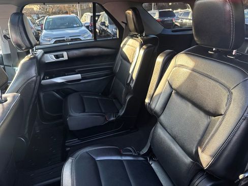 Used 2023 Ford Explorer Limited w/ Limited Technology Package image 37