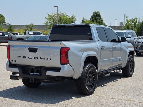 Used 2024 Toyota Tacoma SR5 AWD/4WD image 5