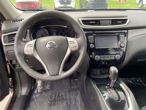 Used 2016 Nissan Rogue SV w/ SV Premium Package image 17