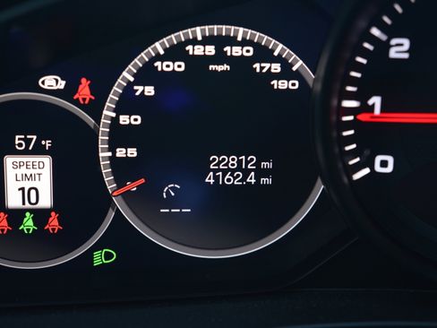 Certified 2023 Porsche Panamera image 19