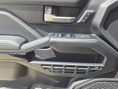 New 2026 Toyota 4Runner Limited AWD/4WD image 18