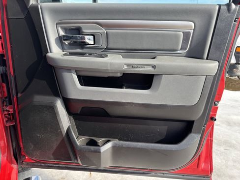 Used 2019 RAM 1500 Classic SLT image 27