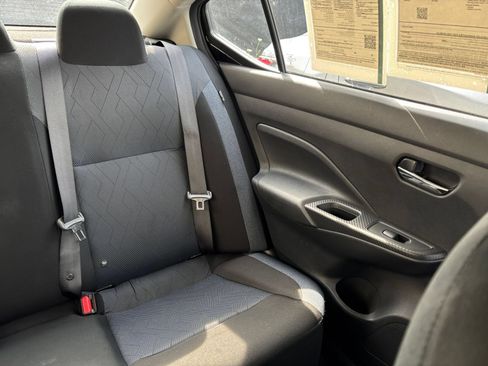 Used 2025 Nissan Versa SV FWD image 34