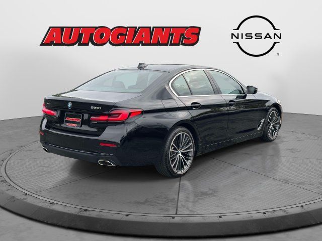 Used 2023 BMW 530i xDrive w/ Convenience Package AWD/4WD image 2