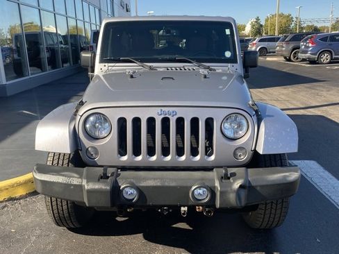 Used 2015 Jeep Wrangler Unlimited Sahara w/ Connectivity Group image 3