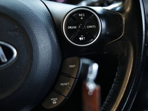 Used 2014 Kia Soul ! w/ Sun & Sound Package FWD image 34