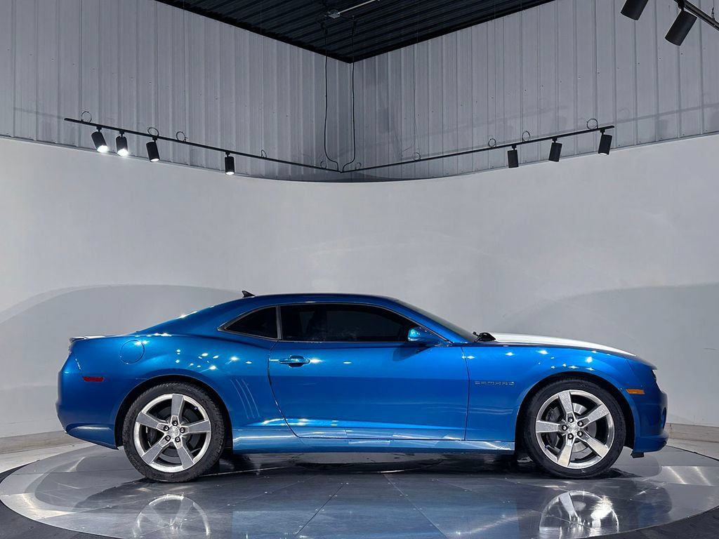 Used 2010 Chevrolet Camaro SS w/ RS Package RWD image 5