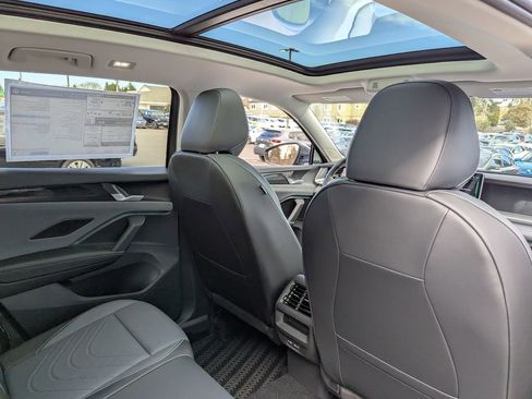 New 2026 Volkswagen Tiguan SE image 33