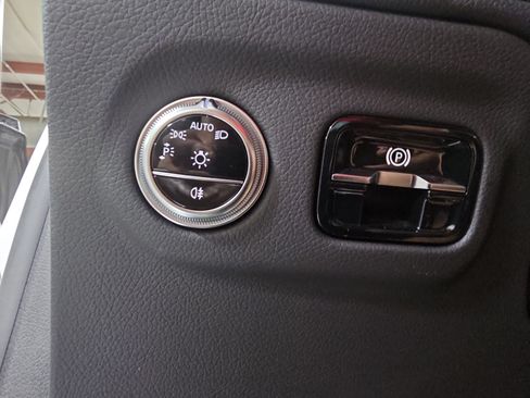 Used 2023 Mercedes-Benz EQS 450+ SUV image 26