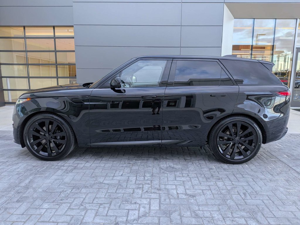 New 2027 Land Rover Range Rover Sport Dynamic SE AWD/4WD image 2