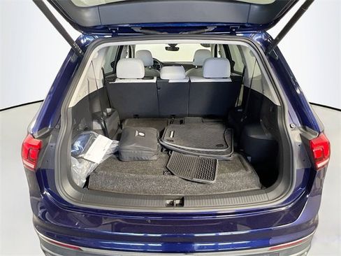 Used 2022 Volkswagen Tiguan SE image 28