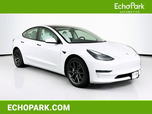 Used 2023 Tesla Model 3 Standard Range RWD image 1