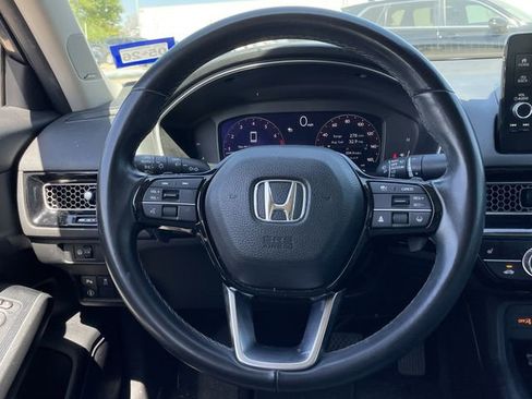 Used 2022 Honda Civic Touring image 11