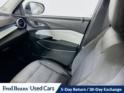 Used 2025 Chevrolet Trax LT w/ Driver Confidence Package FWD image 29